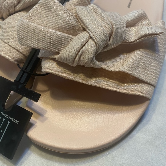 NWT INC Knotted Pool Slide Sandals
Cream M 9/10 - Picture 4 of 6